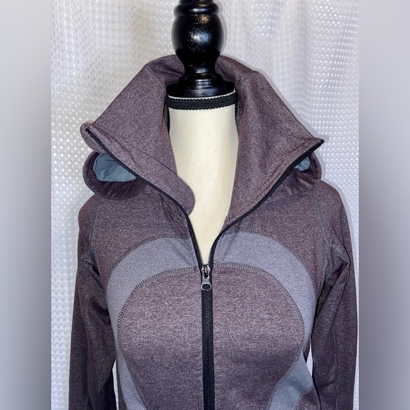 Women’s LULULEMON ATHLETICA heather plum and gray In stride Jacket size 6 - Picture 3 of 16